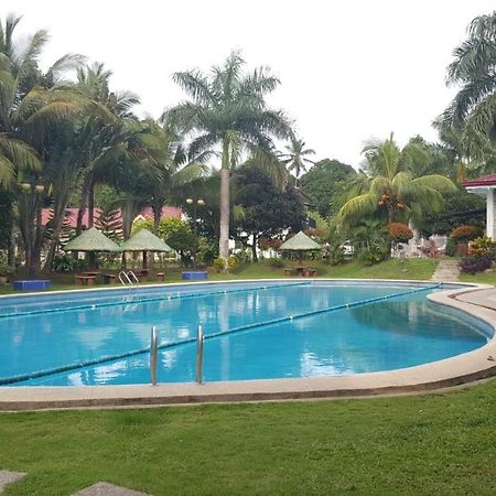 Phil Oasis Hotel & Resort Silang Exterior photo