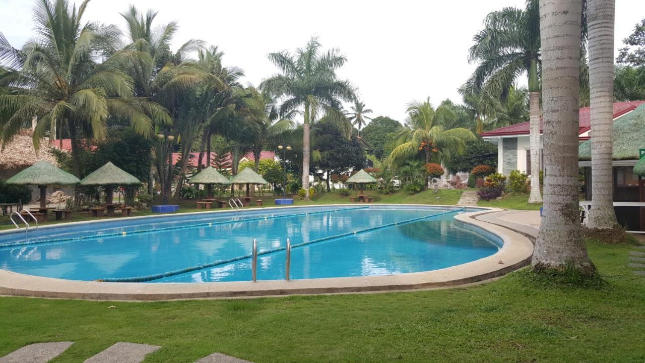 Phil Oasis Hotel & Resort Silang Exterior photo