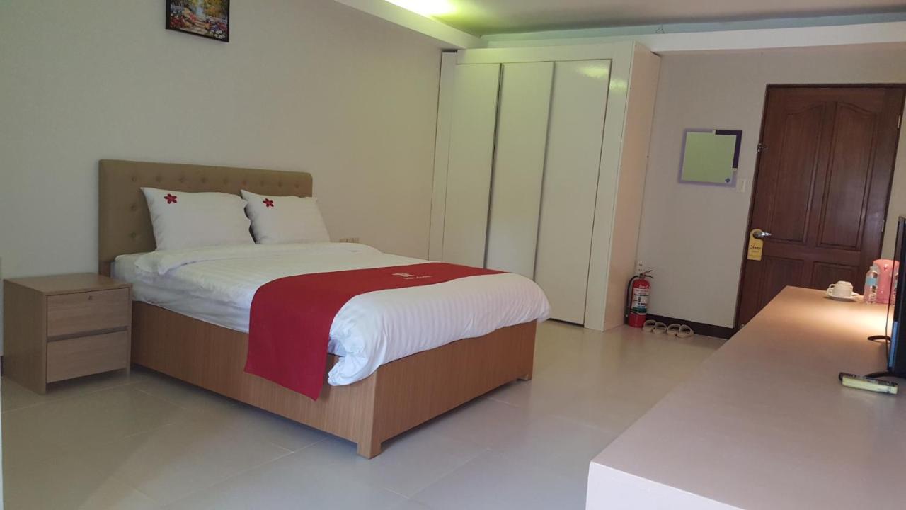 Phil Oasis Hotel & Resort Silang Exterior photo