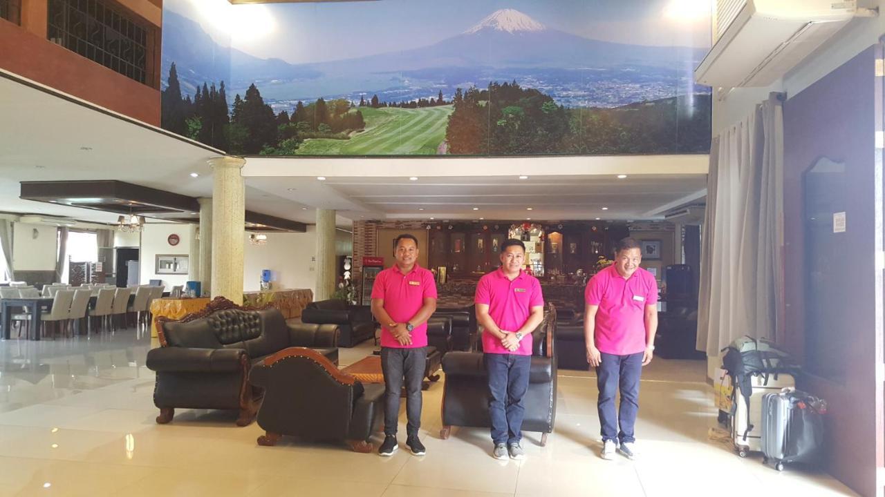 Phil Oasis Hotel & Resort Silang Exterior photo